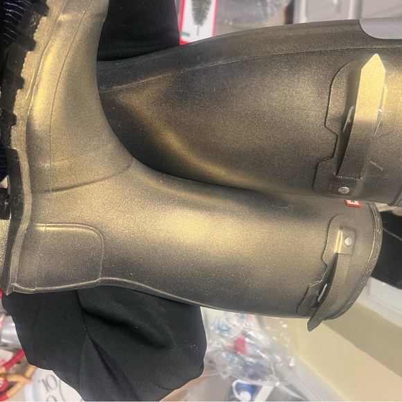 Hunter gold tall rubber boots. Worn twice. Girls sz 5. - Picture 6 of 6
